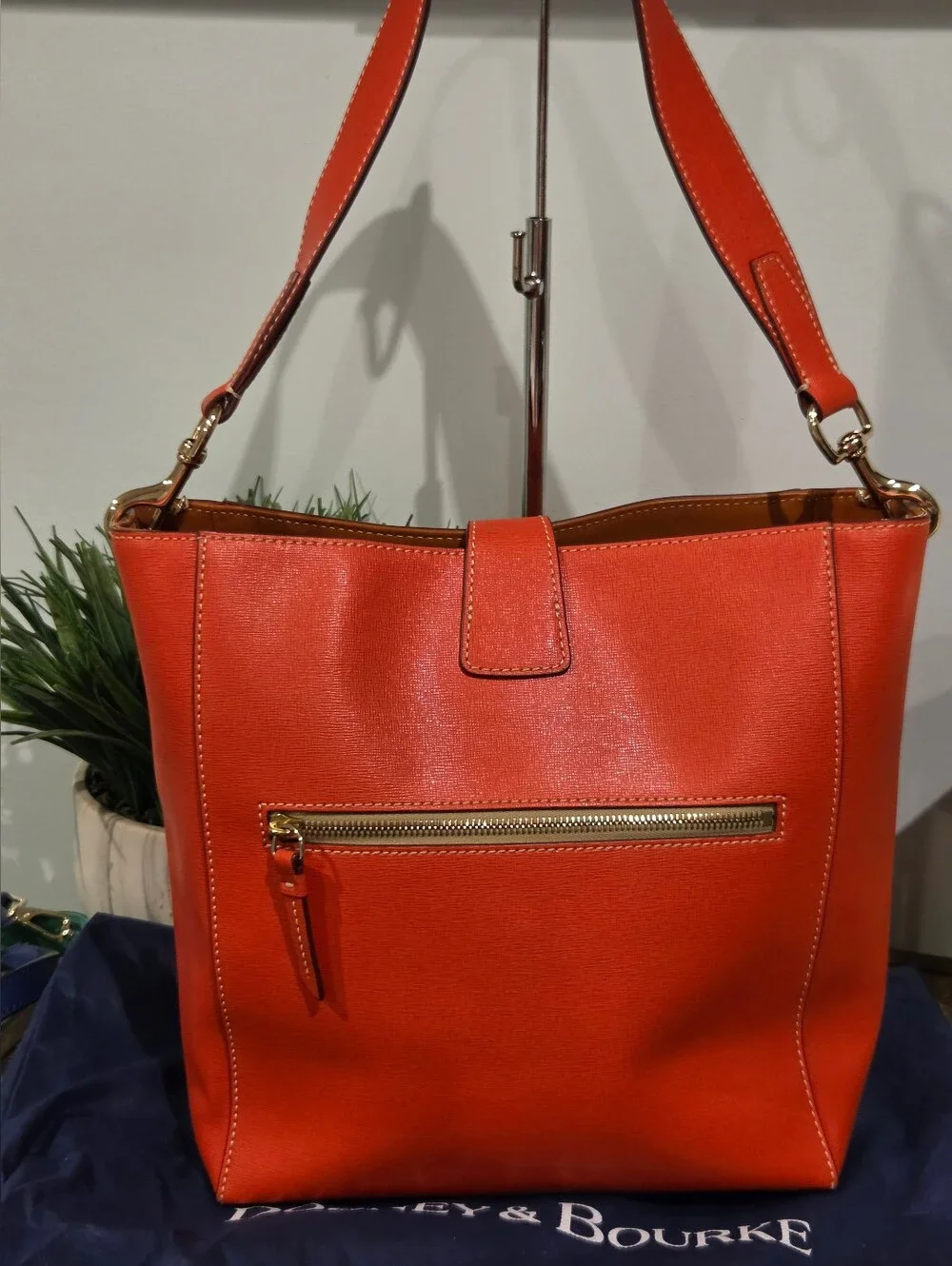 Dooney & Bourke Saffiano Leather Ashby Tote 3-Piece Set + Dust Bag Geranium - Picture 2 of 15